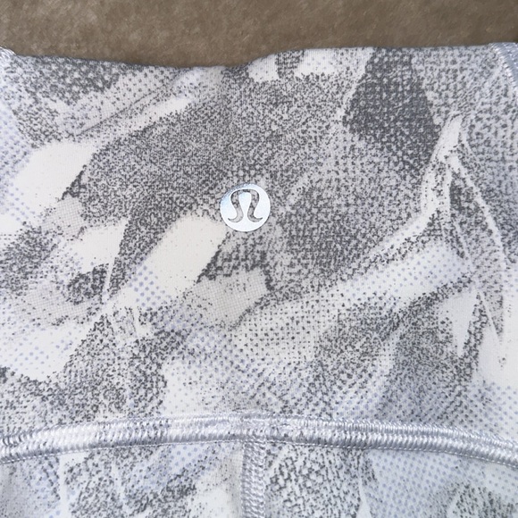 NWOT Lululemon Train Times 7/8 Pant - Picture 4 of 4